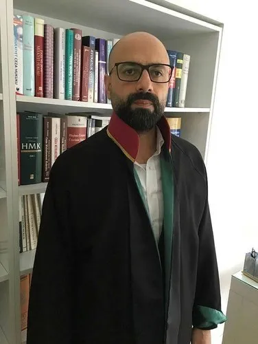 İstanbul Barosu darbecilere katil diyen avukat Uğur Güven hakkında açtığı soruşturmayı 2 sene 8 ay 17 gündür sonuçlandırmadı! - Takvim