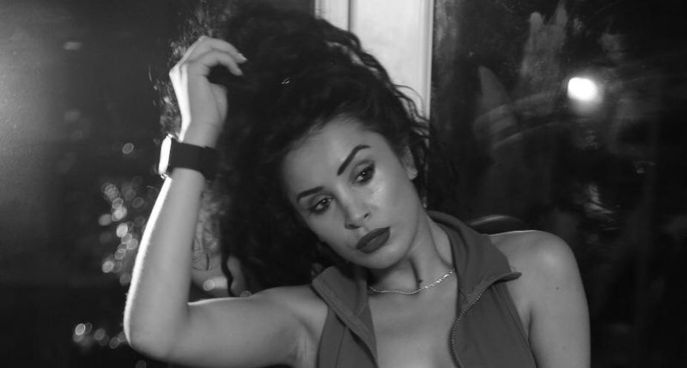 Şarkıcı ve model olan Seçil Çiftçi.