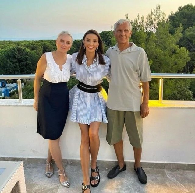 Özge Ulusoy'dan babası Haydar Ulusoy'a veda: Gururla anladım - Magazin haberleri