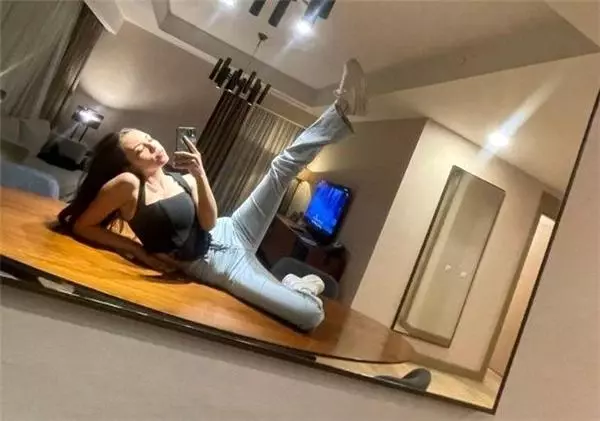 'Eskortluk yapacağım' diyen Aygün Aydın'dan cesur pozlar!