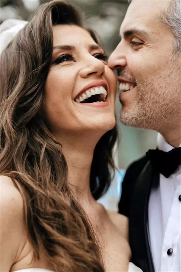 Gökçe Bahadır ve Emir Ersoy evlendi! İşte düğünden ilk fotoğraflar