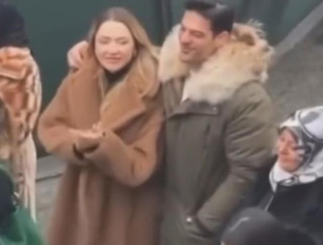 Hadise'nin mutluluğuna diyecek yok! Düğünde müstakbel görümcesiyle karşılıklı göbek attı