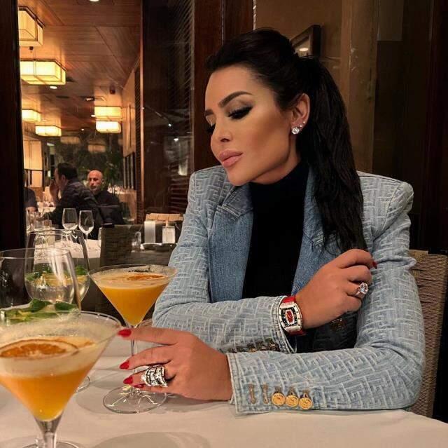Selin Ciğerci üzerimde servet taşıyor! Sadece tektaş ve saati tam 15 milyon TL