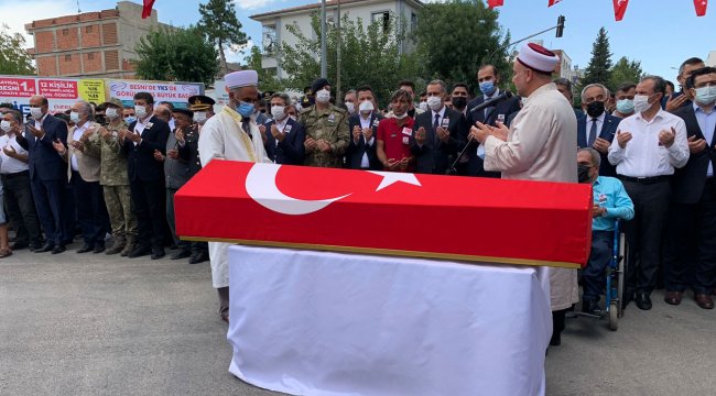 adiyaman-sehidini-son-yolculuguna-ugurladi.jpg
