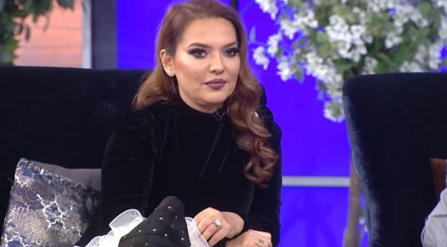 demet-akalin-egelenen-afgan-multecilerine-isyan-etti.jpg