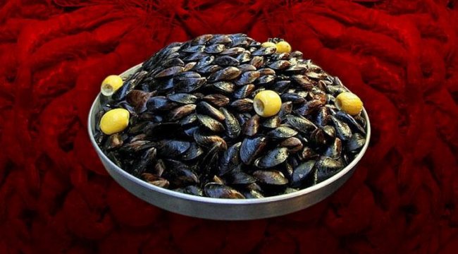 diyanetten-aciklama-geldi-cok-konusulmustu-midye-karides-yengec-yemek-haram-mi.jpg