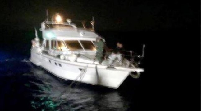 fethiye-aciklarinda-arizalanan-teknedeki-4-kisi-kurtarildi.jpg