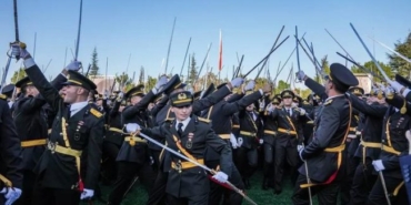 kilicli-yemin-toreni-sonrasi-tsk-dan-istifa-etti-tegmenlerin-boluk-komutani-binbasi-gerekcesini-boyl.jpeg