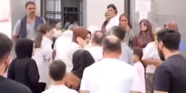 narin-in-cenazesinde-olay-herkes-susturuluyor-mu-yalan-konusun-tamam-mi-dedi-yumruk-yedi.jpg