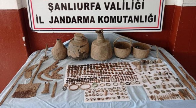 sanliurfa-da-ele-gecirildi-528-parca-tarihi-eser-bulundu.jpg