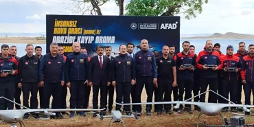 afad-baskani-pehlivan-afet-bolgelerinde-yapay-18692012_amp.jpg