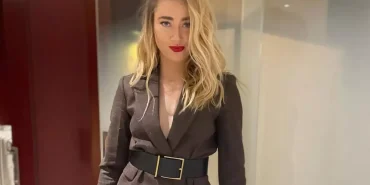 amber-heard-ikiz-bebeklerini-kucagina-aldi-elon-18622730_5424_amp.jpg