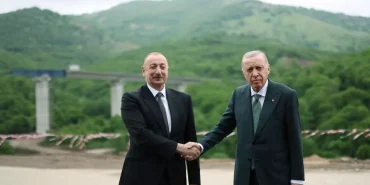 cumhurbaskani-erdogan-ve-aliyev-lacin-uluslar-18679213_amp.jpg