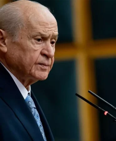 devlet-bahceli-den-canli-yayinina-dikkat-ceken-18640331_5782_amp.jpg