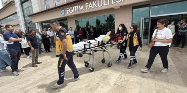 sinavda-bayginlik-geciren-ogrenciye-ambulanst-18776195_amp.jpg